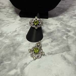 Vintage Peridot and White Topaz Sterling Silver Filigree Jewelry Set (Ring and P